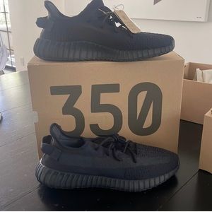 Yeezy boost 350 v2 onyx/onyx/onyx size 13US only been worn 3 Times !